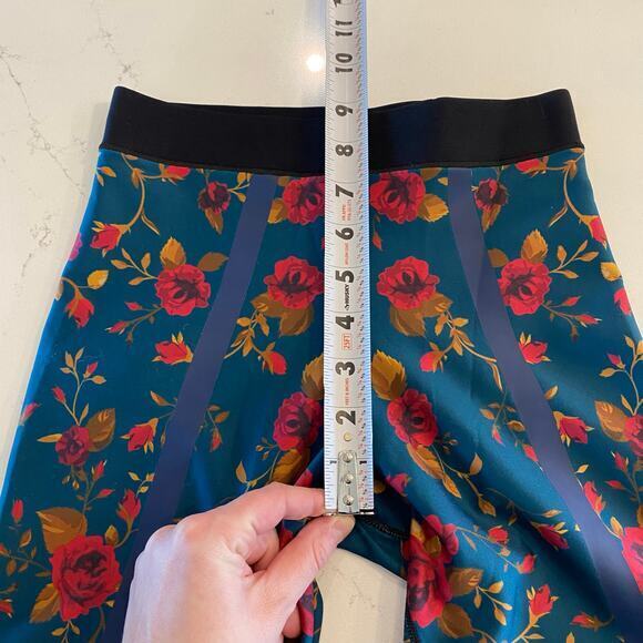Ultracor Silk Bloom Floral Print Leggings Size Extra Small - Picture 9 of 10